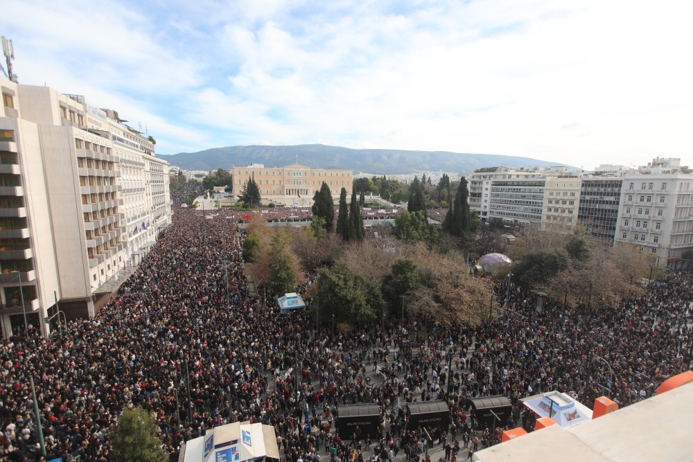 Δύο χρόνια από τα Τέμπη: πανελλαδική απεργία και συλλαλητήρια στη μνήμη των νεκρών