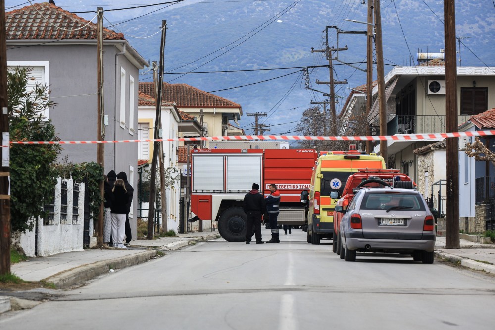 Λάρισα: Οπλοστάσιο στο ξυλουργείο του δράστη - Εικόνες από τον χώρο του φονικού