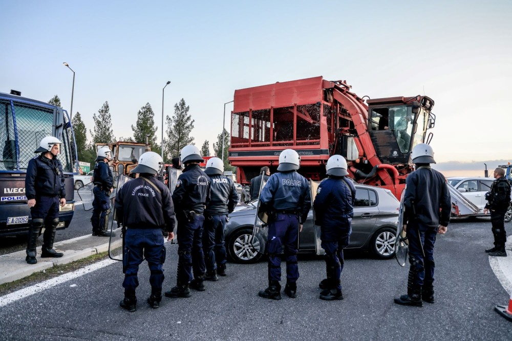 Αγρότες: συμβολικός αποκλεισμός του δρόμου Νάουσας - Σκύδρας