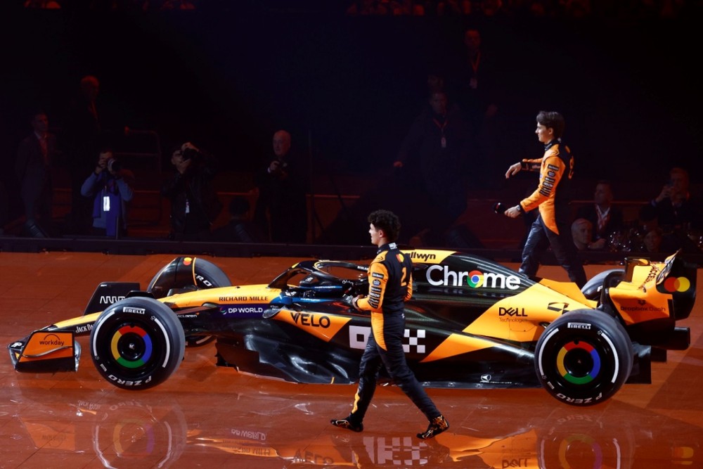 McLaren και Allwyn μαζί στην παρουσίαση της ομάδας στην O2 Arena