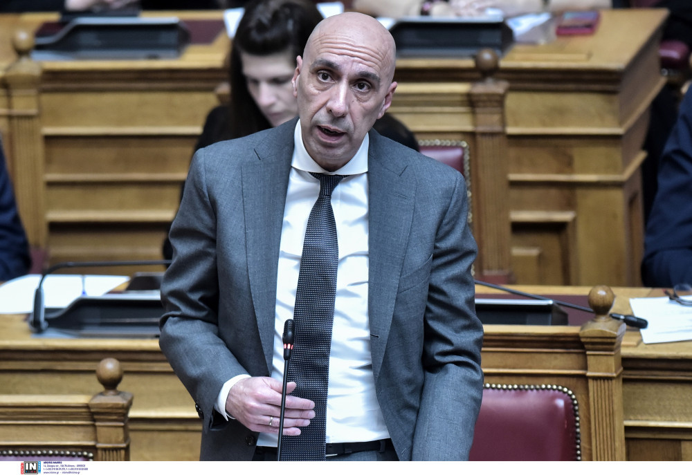 Μπρατάκος για δασμούς Τραμπ: ΕΕ και ΗΠΑ να καθίσουν στο τραπέζι των διαπραγματεύσεων