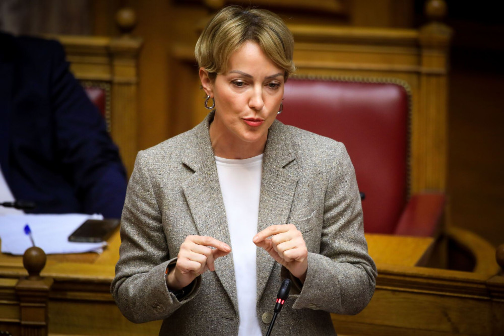 Αλεξάνδρα Σδούκου: Μειώνουμε την τιμή του πετρελαίου θέρμανσης και αυξάνουμε το επίδομα