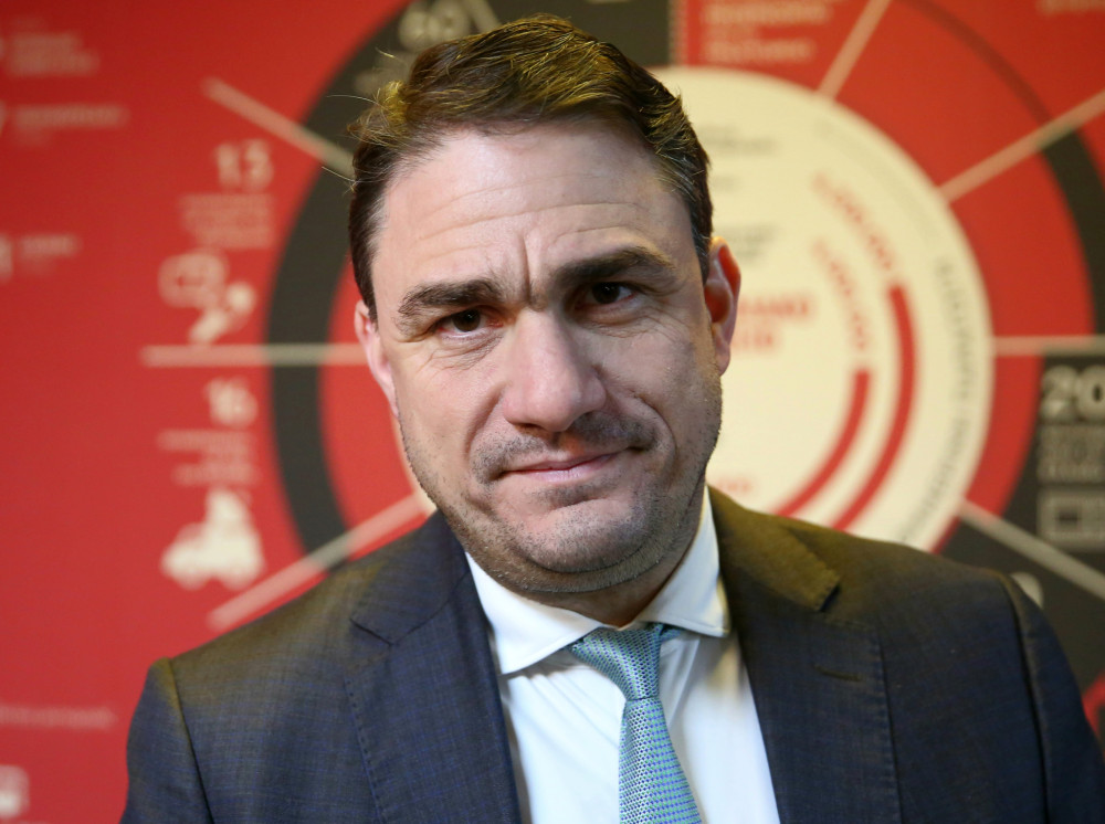 Τσουκαλάς: ο λόγος που δεν πείθει ούτε τον καθρέφτη του