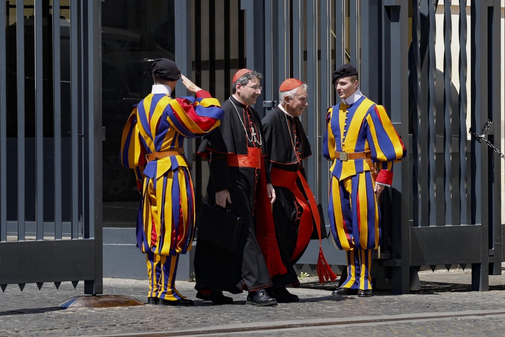 Politico: στρατηγικές και συγκρούσεις στο Βατικανό για την επόμενη ηγεσία