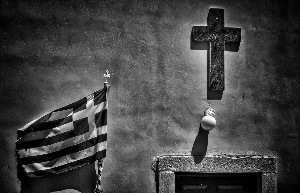 Άγνωστοι διέρρηξαν εκκλησία ανήμερα Πάσχα - Σήκωσαν το παγκάρι και εξαφανίστηκαν
