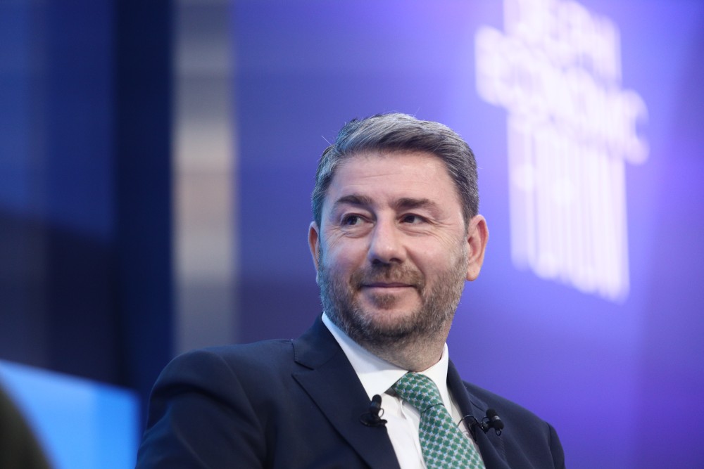 Ανδρουλάκης: ισχυρίζεται διαφορές του ΠΑΣΟΚ από ΝΔ και αριστερά, αλλά δεν τις προσδιορίζει