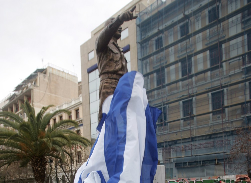 Πρωτομαγιά: τα λουλούδια, οι αγώνες και η μνήμη του Αλέκου Παναγούλη