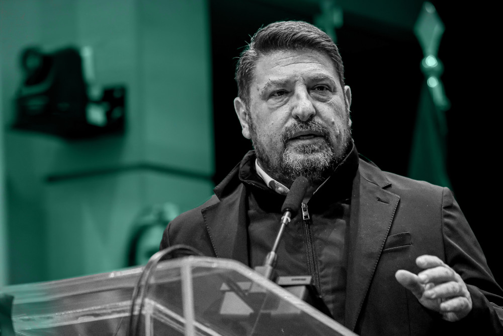 Θρήνος για τον Χαρδαλιά - Πέθανε ο πατέρας του: «Ήσουν το πρώτο μου λιμάνι, η σταθερή μου πυξίδα»