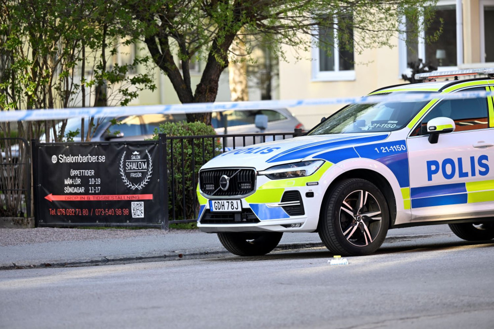 Σουηδία: τραμ εκτροχιάστηκε και κατέληξε μέσα σε πιτσαρία