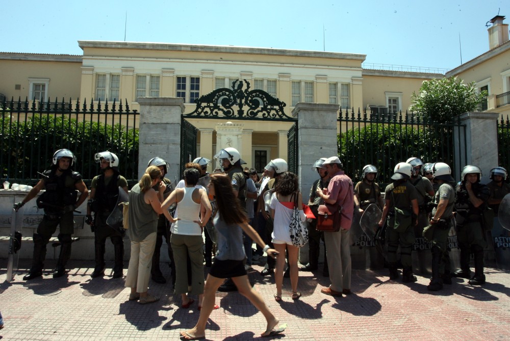Μεταρρυθμίσεις: αλλού οι πολίτες, αλλού η αντιπολίτευση