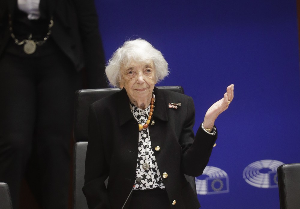 Μάργκοτ Φριντλέντερ: έσβησε η φωνή των θυμάτων του Ολοκαυτώματος