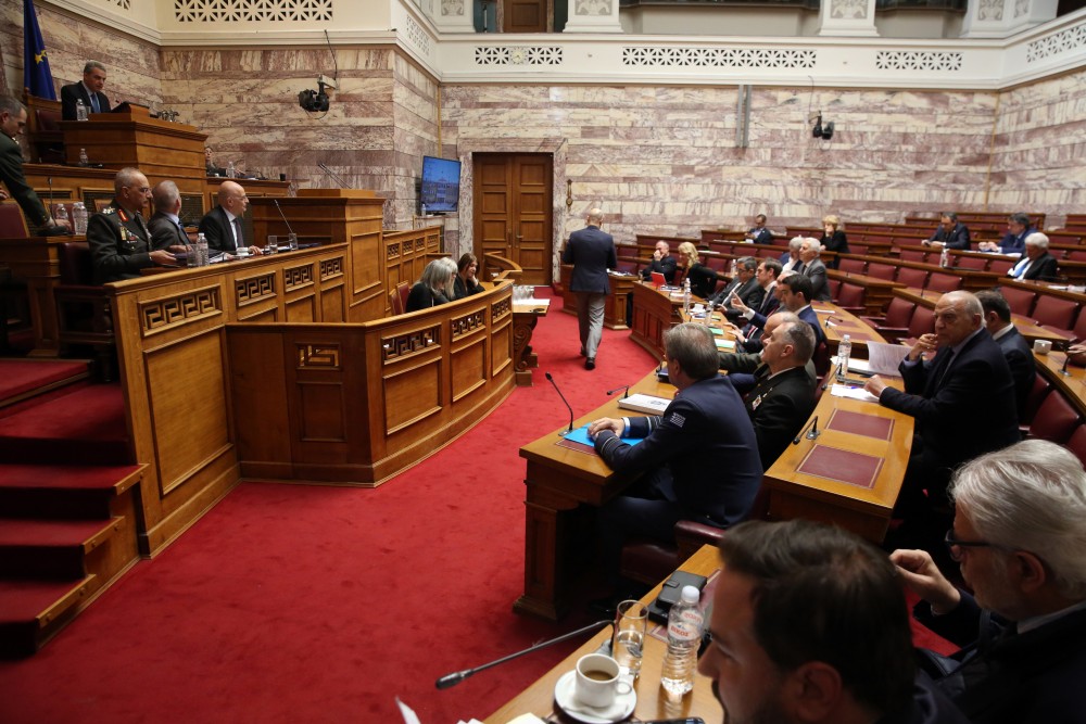 Η αντιπολίτευση ψάχνει σωσίβιο στα Τέμπη, η κυβέρνηση απαντά με αλήθειες
