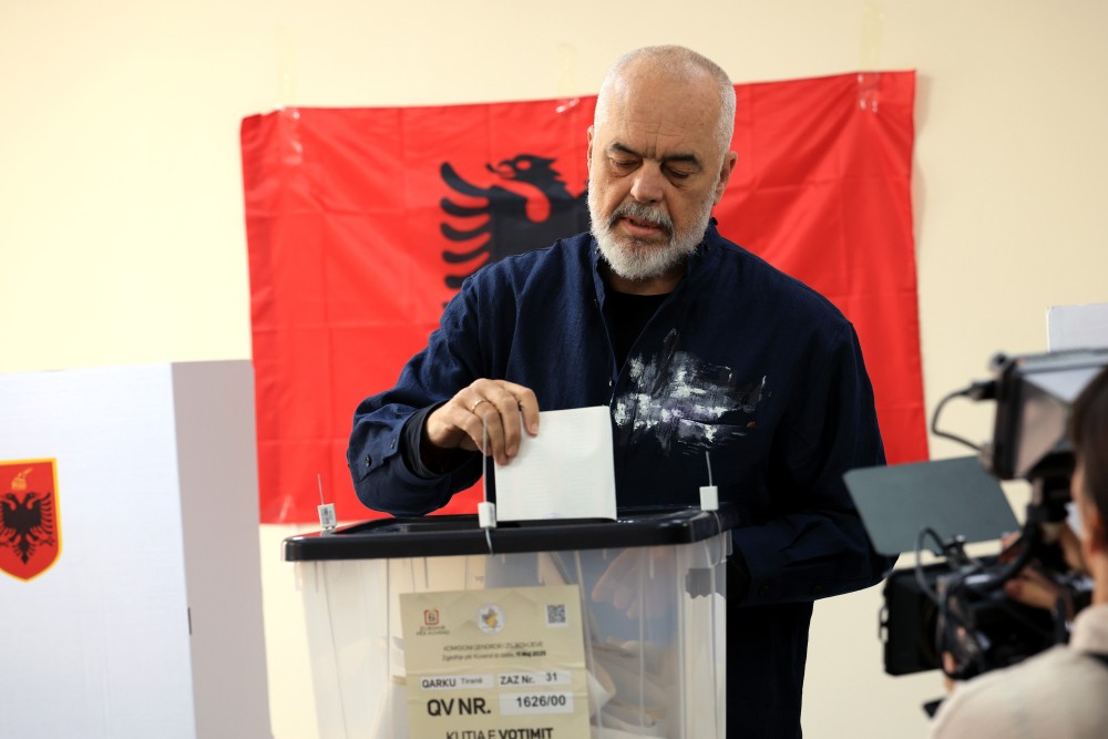 Αλβανία: άνετη επανεκλογή Ράμα στις κάλπες της ιστορικής αποχής