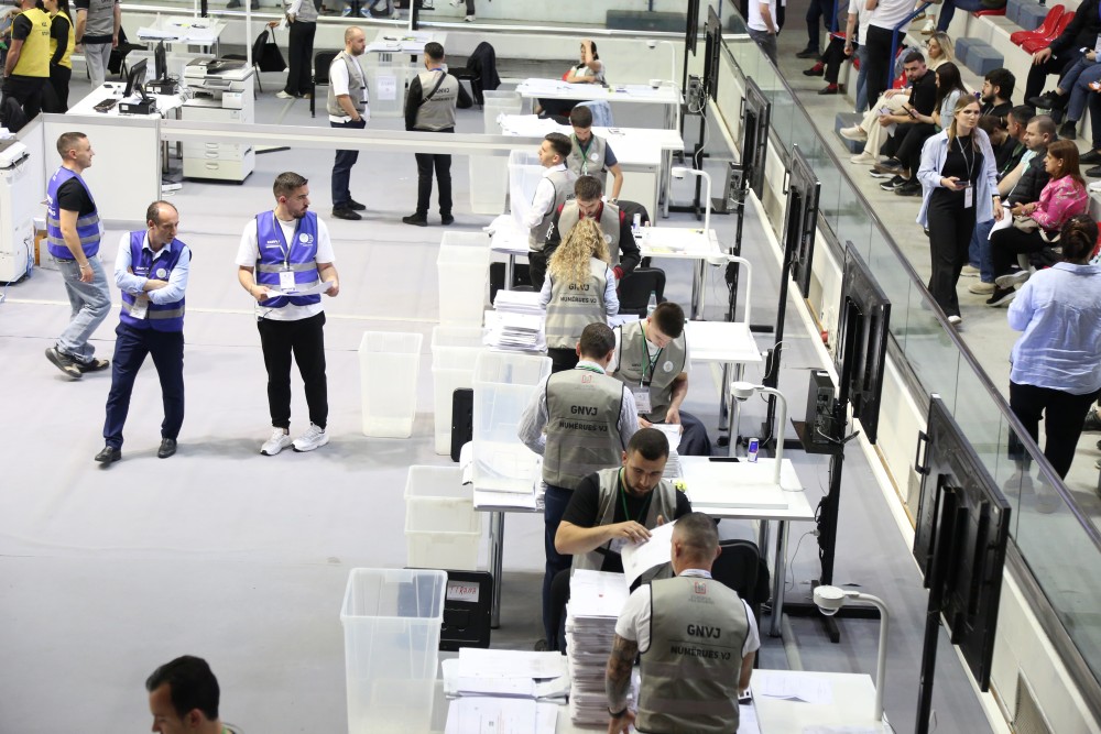 Εκλογές στην Αλβανία: προβάδισμα Ράμα στα exit poll - Την Τρίτη τα αποτελέσματα