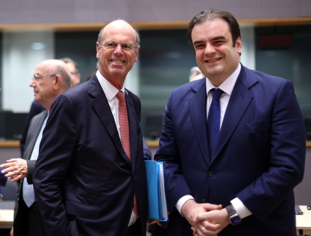 Πιερρακάκης στο Eurogroup: Ψηφιακή οικονομία, ισχυρή άμυνα, λιγότερη γραφειοκρατία