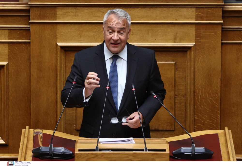 Βορίδης από τη Χίο: Προτεραιότητα η μείωση των ροών και η αποσυμφόρηση των δομών