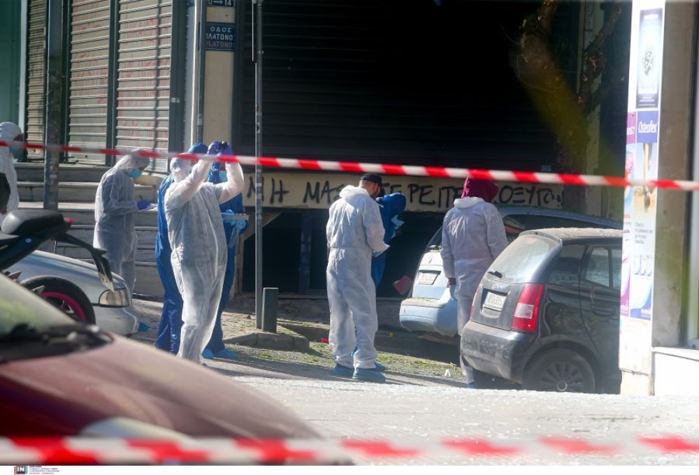 Θρίλερ με την έκρηξη στη Θεσσαλονίκη - Η 38χρονη «μεταφορέας», ο «μπροστινός» και ο «ληστής με το τατουάζ» - Τι εξετάζει η ΕΛ.ΑΣ. (photos & video)