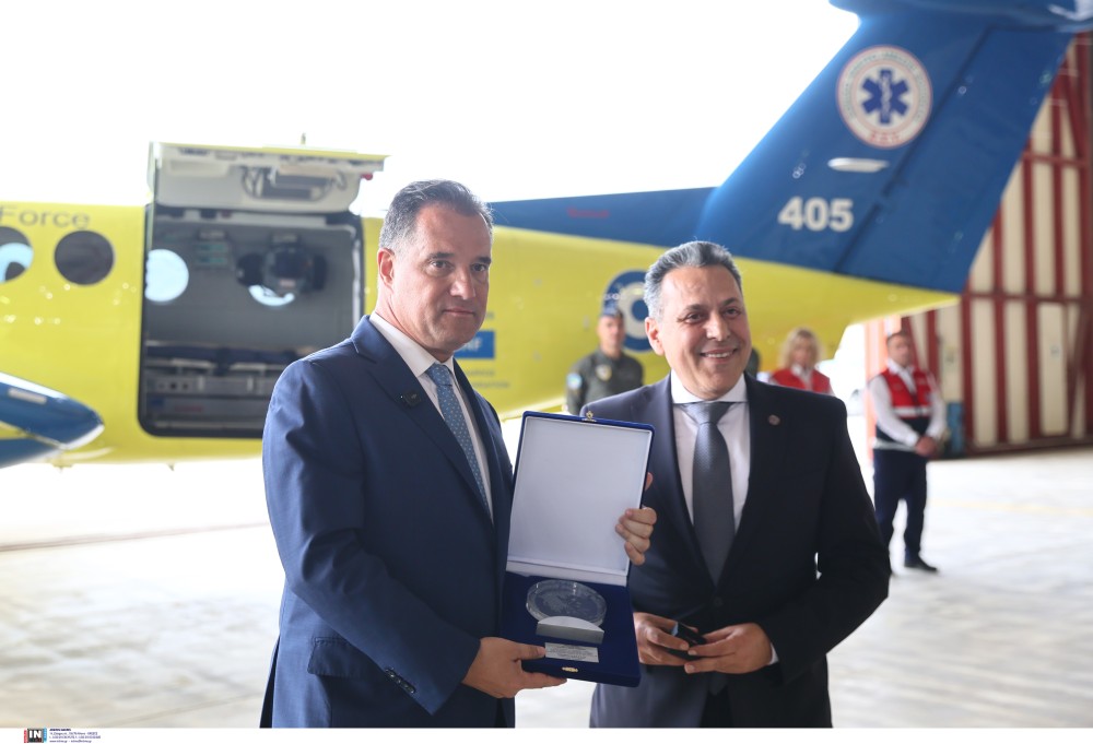 Γεωργιάδης: «Δώρο ζωής» η δωρεά αεροσκάφους στο ΕΚΑΒ από το ίδρυμα Σταύρος Νιάρχος (video)
