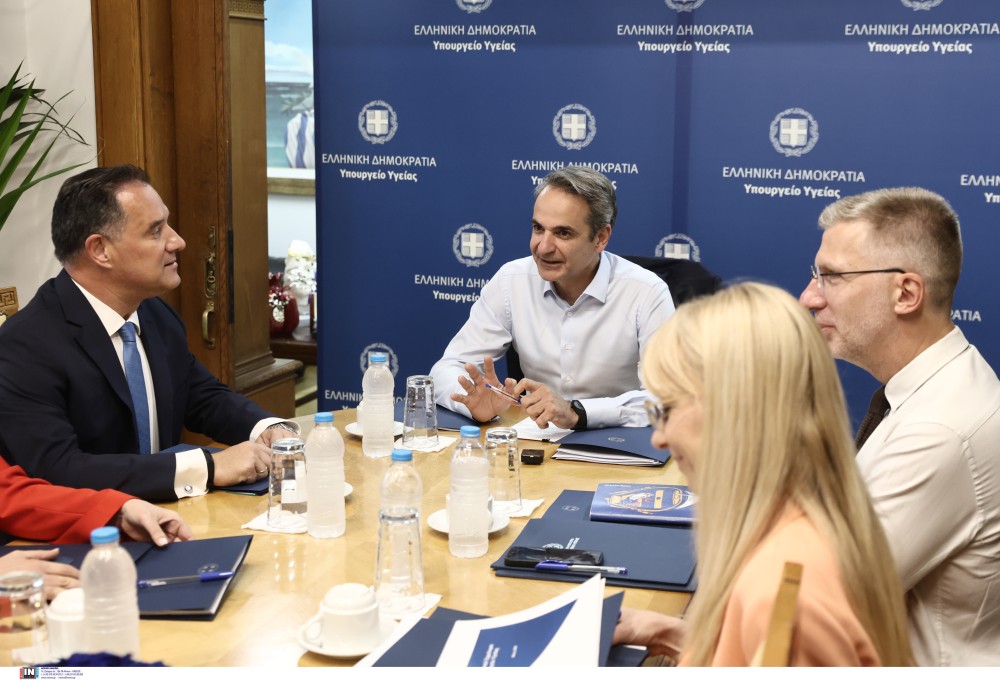 Μητσοτάκης στο Υπουργείο Υγείας: Νέος τηλεφωνικός αριθμός 1566 για τους πολίτες τον Ιούλιο