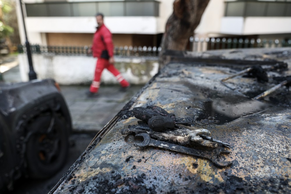 Παγκράτι: μυστήριο με τη σορό αγνώστων στοιχείων σε καμένο Ι.Χ. - Τι αναζητούν οι Αρχές
