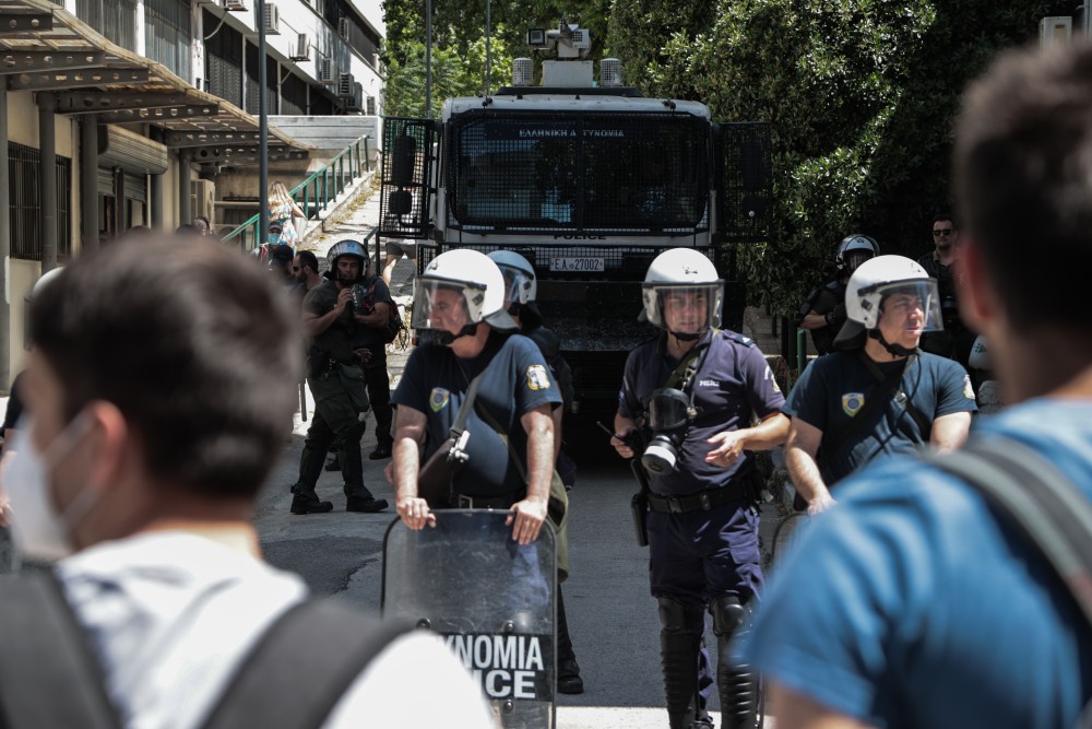 Άλλο αυτοδιοίκητο, άλλο ασύδοτο