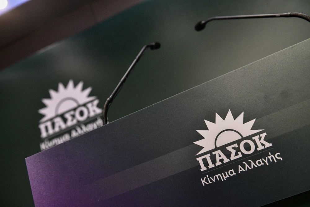 ΠΑΣΟΚ: συνεχείς γκάφες, λάθος επιλογές, απουσία θέσεων