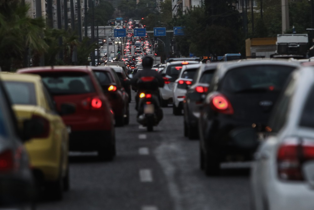 Κινητό και οδήγηση: ο θανάσιμος κίνδυνος της απόσπασης προσοχής
