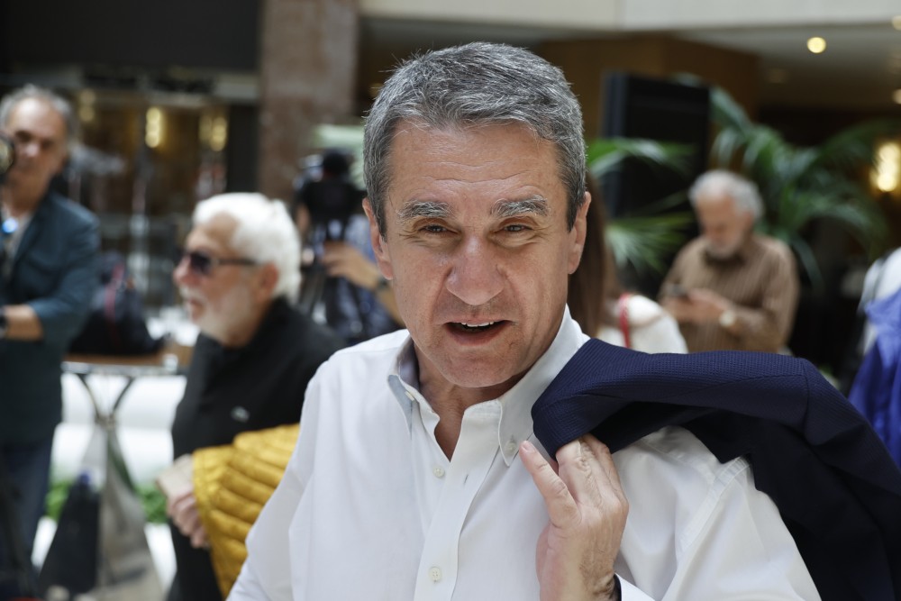 Λοβέρδος, Κουβαράς και Μητσιάς στη σκηνή - Δείτε το βίντεο