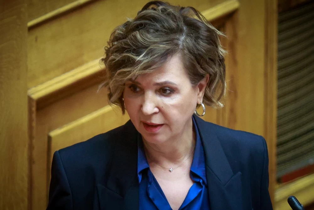 Η Γεροβασίλη υπερασπίζεται τον Τσίπρα: Βασανιστήριο να ακούς την Κωνσταντοπούλου