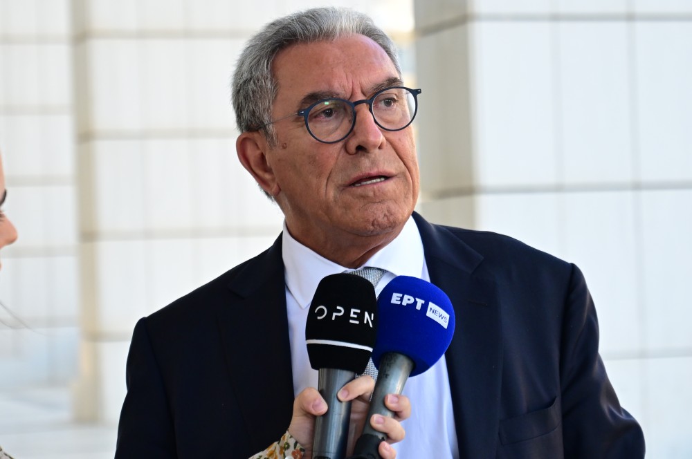 Καπερνάρος για Τέμπη: Ο «Καθηγητής» που αμφισβητεί τα βίντεο κρύβεται και το τηλέφωνό του δεν λειτουργεί