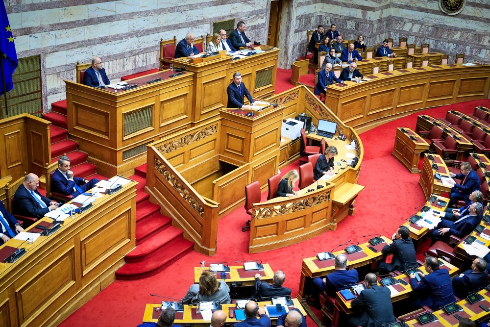 ΠΑΣΟΚ: Η μετάλλαξη ενός κόμματος από τον σοσιαλισμό στις συνωμοσίες