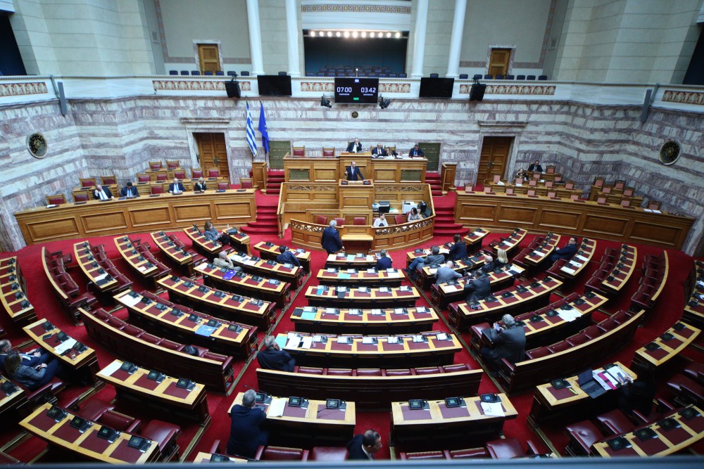 Δημοσκοπήσεις: η ΝΔ κερδίζει έδαφος, η αντιπολίτευση κάνει brainstorming