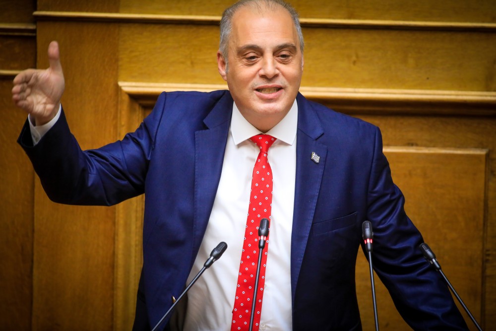 Ο Βελόπουλος «παίζει» με τις σχέσεις Ελλάδας-Ιταλίας για λίγα χειροκροτήματα