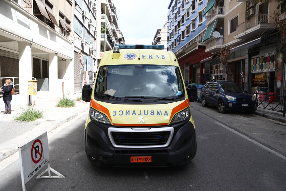 Άνδρας έπεσε από μπαλκόνι και σκοτώθηκε  -Η ΕΛ.ΑΣ διεξάγει έρευνες για τα αίτια