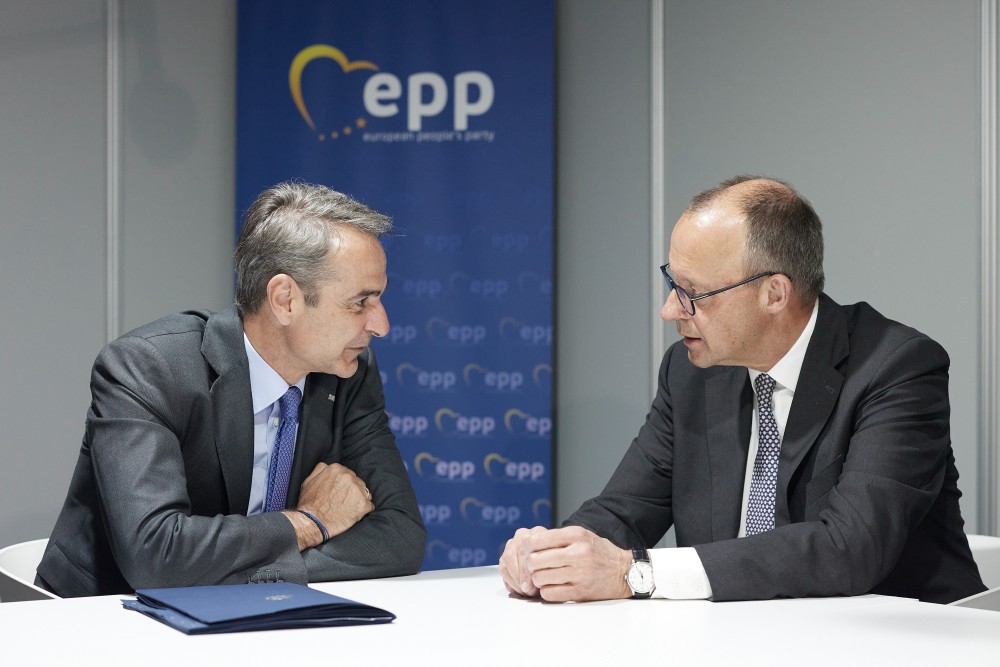 Συνάντηση Μητσοτάκη-Μερτς στο Βερολίνο: στην ατζέντα το μεταναστευτικό