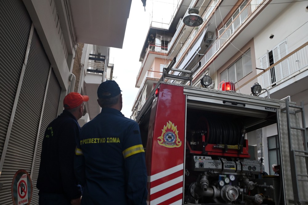 Τραγωδία στην Πρέβεζα: Μια ηλικιωμένη ανασύρθηκε νεκρή από φωτιά σε σπίτι – Με βαριά εγκαύματα η αδελφή της