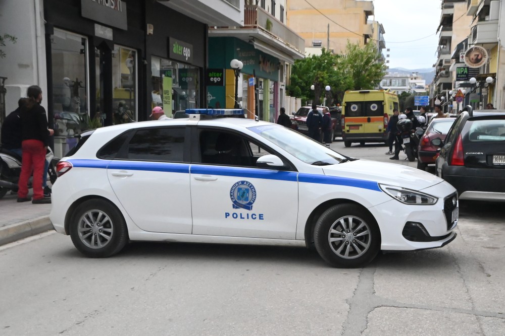 Άνδρας βρέθηκε κρεμασμένος  σε αποθήκη στον Τύρναβο - Τι εξετάζει η ΕΛΑΣ