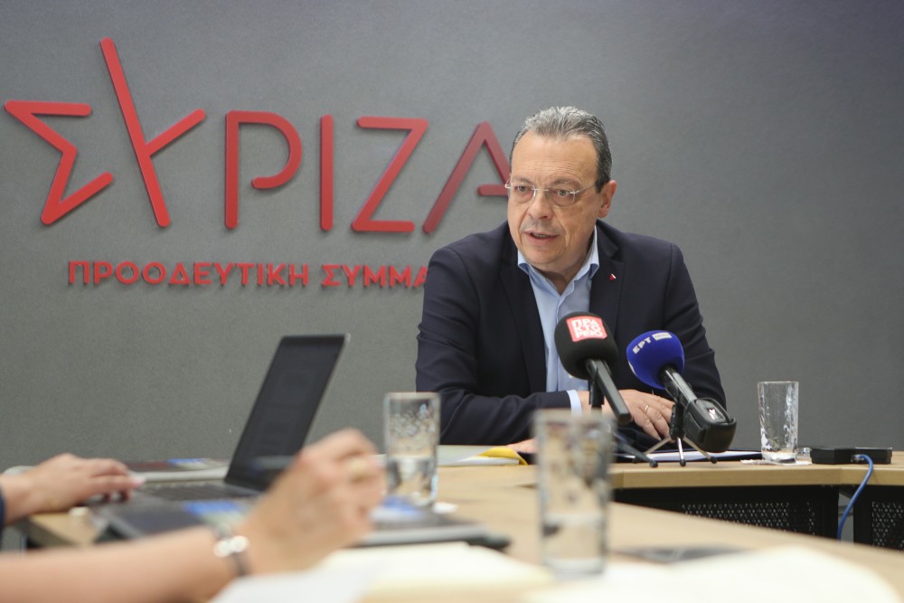 Ο Φάμελλος στήνει σκηνικό δήθεν δίωξης δημοσιογράφων – Επιστροφή στη στρατηγική της λάσπης