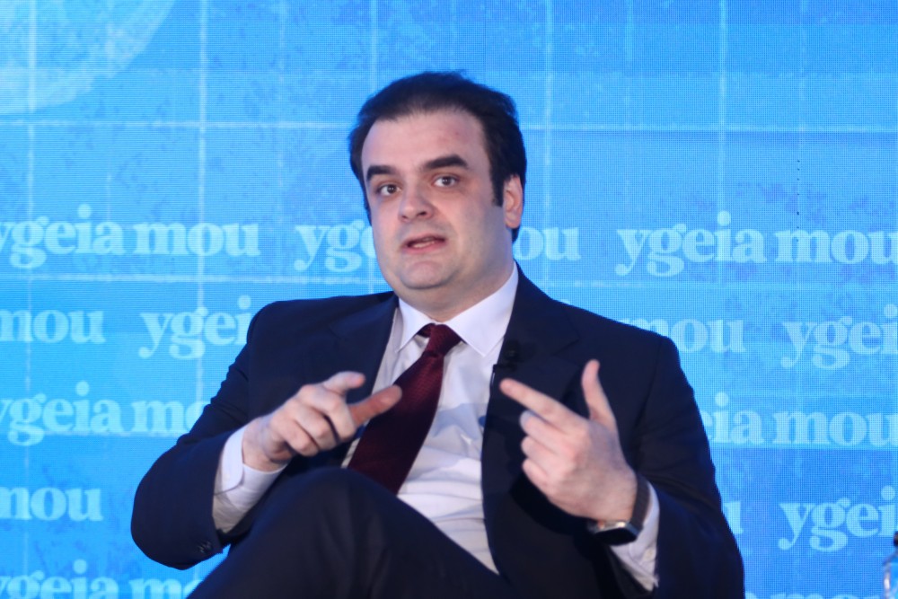 Στην Υπουργική Διάσκεψη του ΟΟΣΑ στο Παρίσι ο Πιερρακάκης - Κεντρικό θέμα η αναδιάρθρωση του εμπορίου