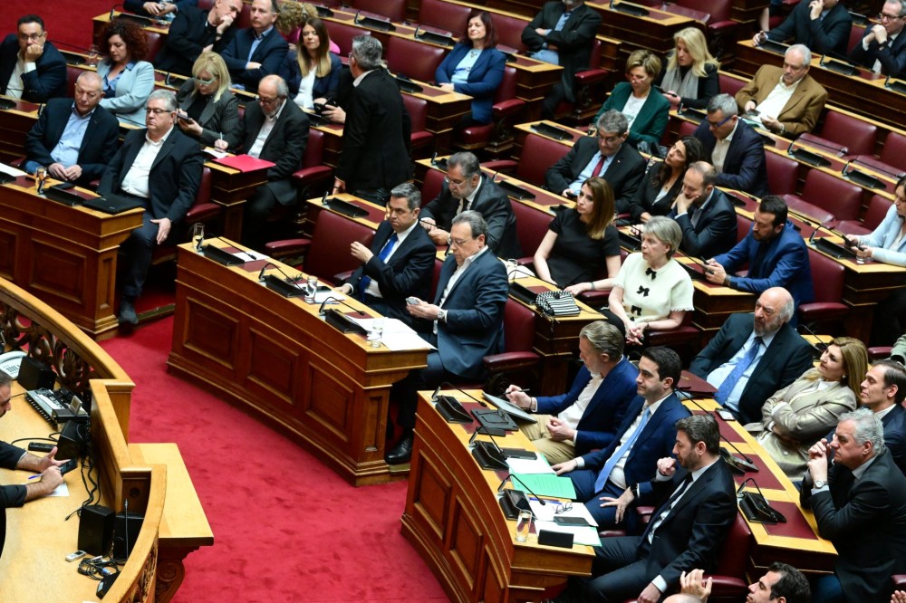Αντιπολίτευση και Τέμπη: πήγαν για μαλλί και βγήκαν κουρεμένοι