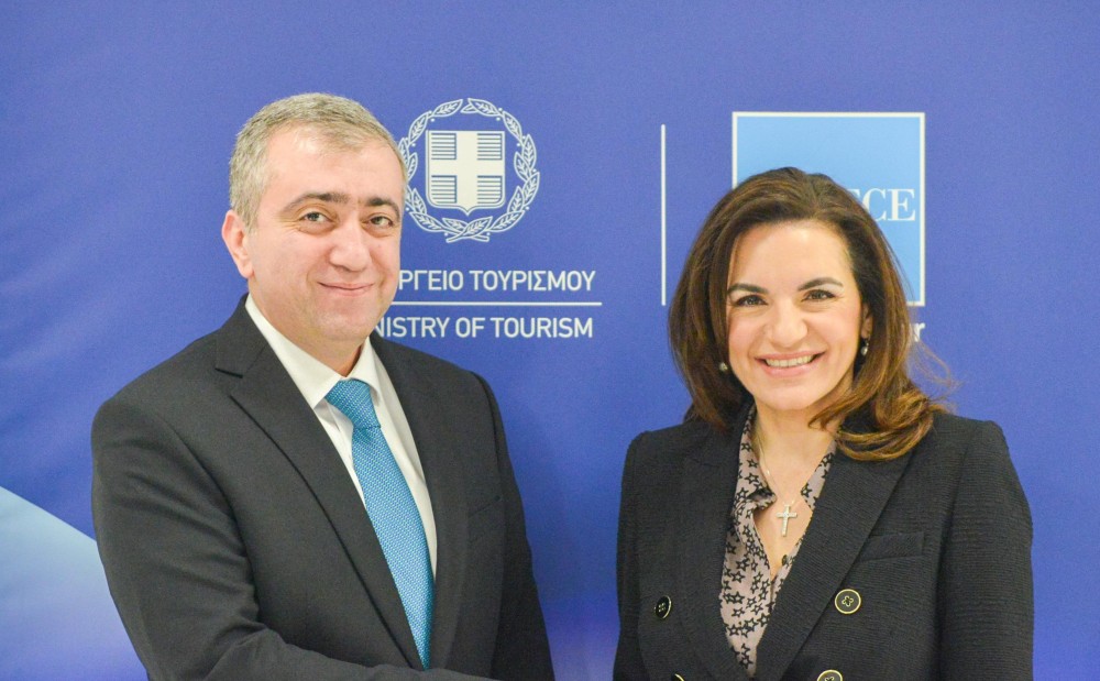 Αρίφ Μαμάντοφ για τα 3 χρόνια «Μανιφέστο»: Έχετε γίνει μία από τις σημαντικές φωνές στο ελληνικό τοπίο των ΜΜΕ