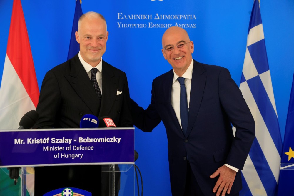 Δένδιας: «Η Ευρώπη να προετοιμαστεί για την αντιμετώπιση απειλών» - Συναντήθηκε με τον Ούγγρο ομόλογό του