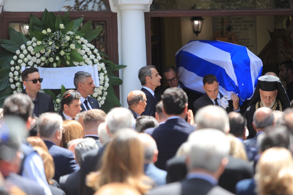 Κηδεύτηκε ο Πέτρος Μολυβιάτης - Παρόντες Τασούλας, Μητσοτάκης, Καραμανλής, Σαμαράς