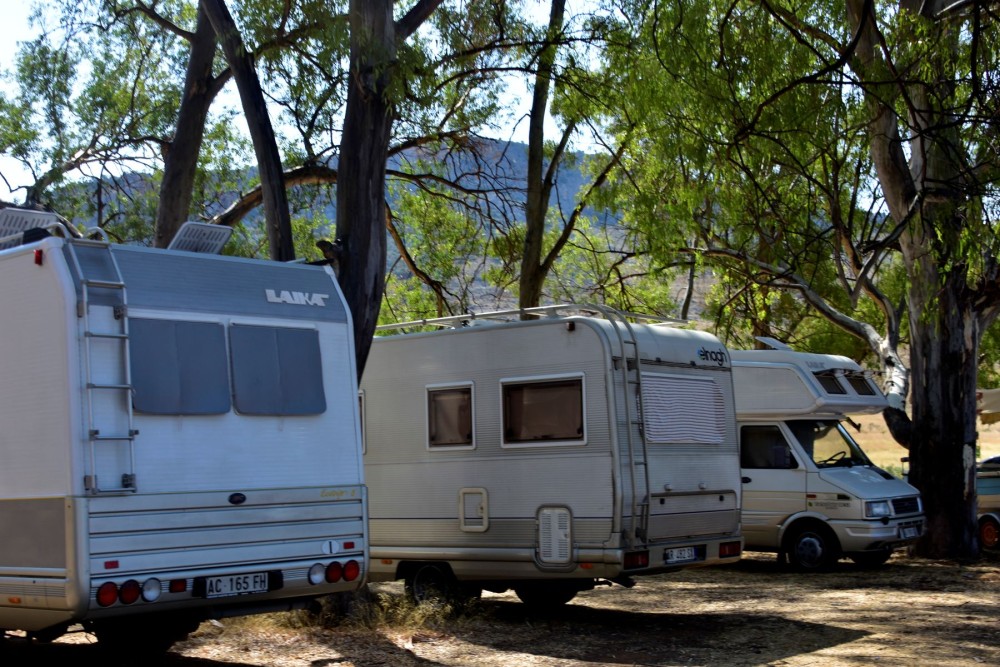 Τροχόσπιτα μόνο σε οργανωμένα camping – Περιορισμένη η στάθμευση σε κατοικημένες περιοχές