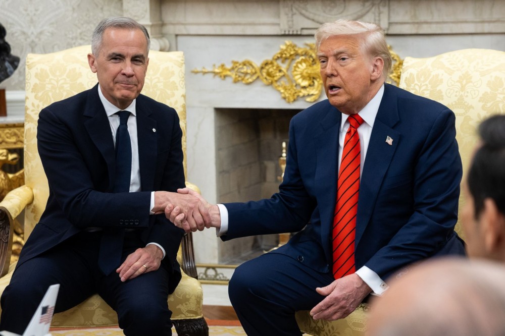 Ξεκάθαρος Κάρνεϊ στον Λευκό Οίκο: «Ο Καναδάς δεν πωλείται» - «Ποτέ μη λες ποτέ» απάντησε ο Τραμπ (video)