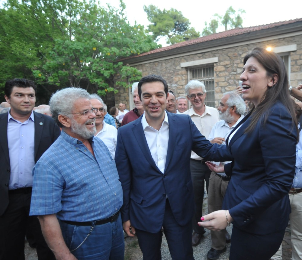 O Τσίπρας «κυνηγάει» τους ψηφοφόρους της Ζωής: τι rebranding είναι αυτό, σύντροφοι;