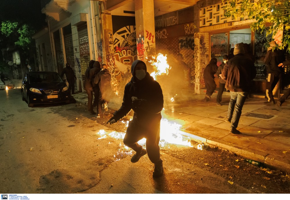 Η βία των μπαχαλάκηδων βαδίζει πλέον παρέα με τον αντισημιτισμό