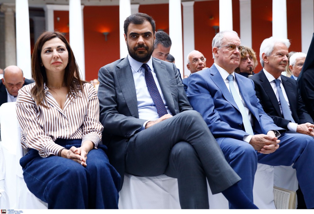 Κώστας Τασούλας, Σοφία Ζαχαράκη και Παύλος Μαρινάκης στην απονομή βραβείων δημοσιογραφίας «Μπότση»