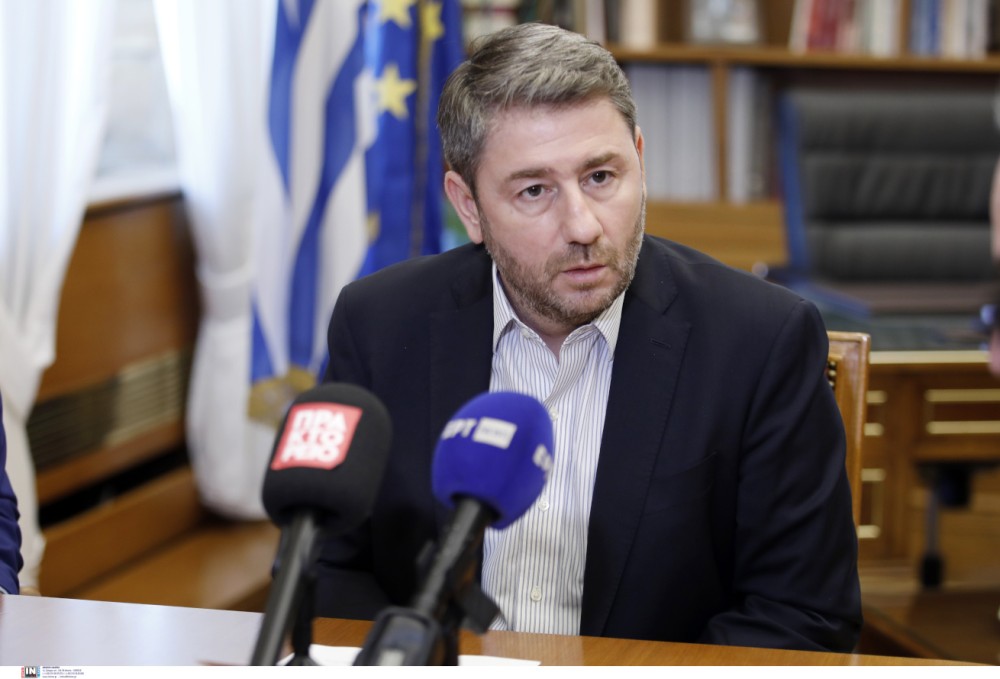 Καταστροφολογία και μιζέρια: η… καραμέλα του «θυμωμένου» Ανδρουλάκη δεν αλλάζει