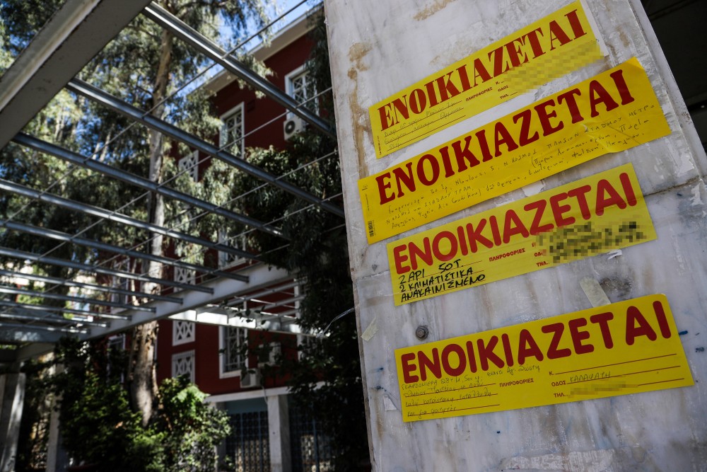 Επιτέλους το άλογο ξανά μπροστά από το κάρο